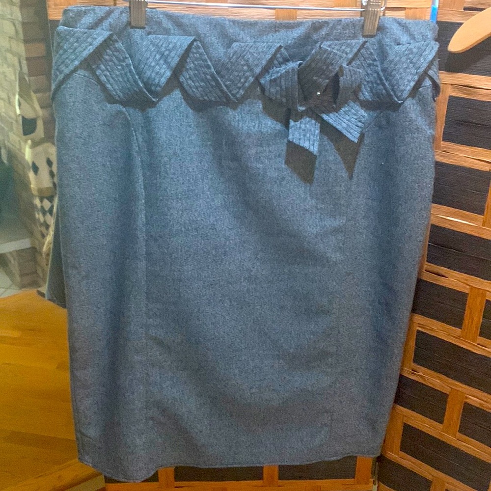 Very nice Joseph A skirt ***like new***